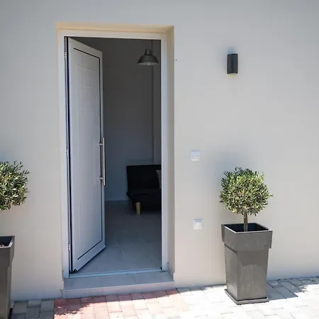 Kerasioti Apartament *